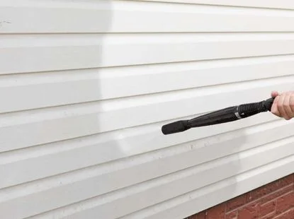 Pressure Wash Vinyl Siding