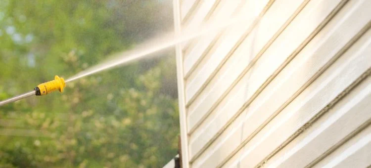 Steps To Clean Vinyl Siding With Pressure Washer